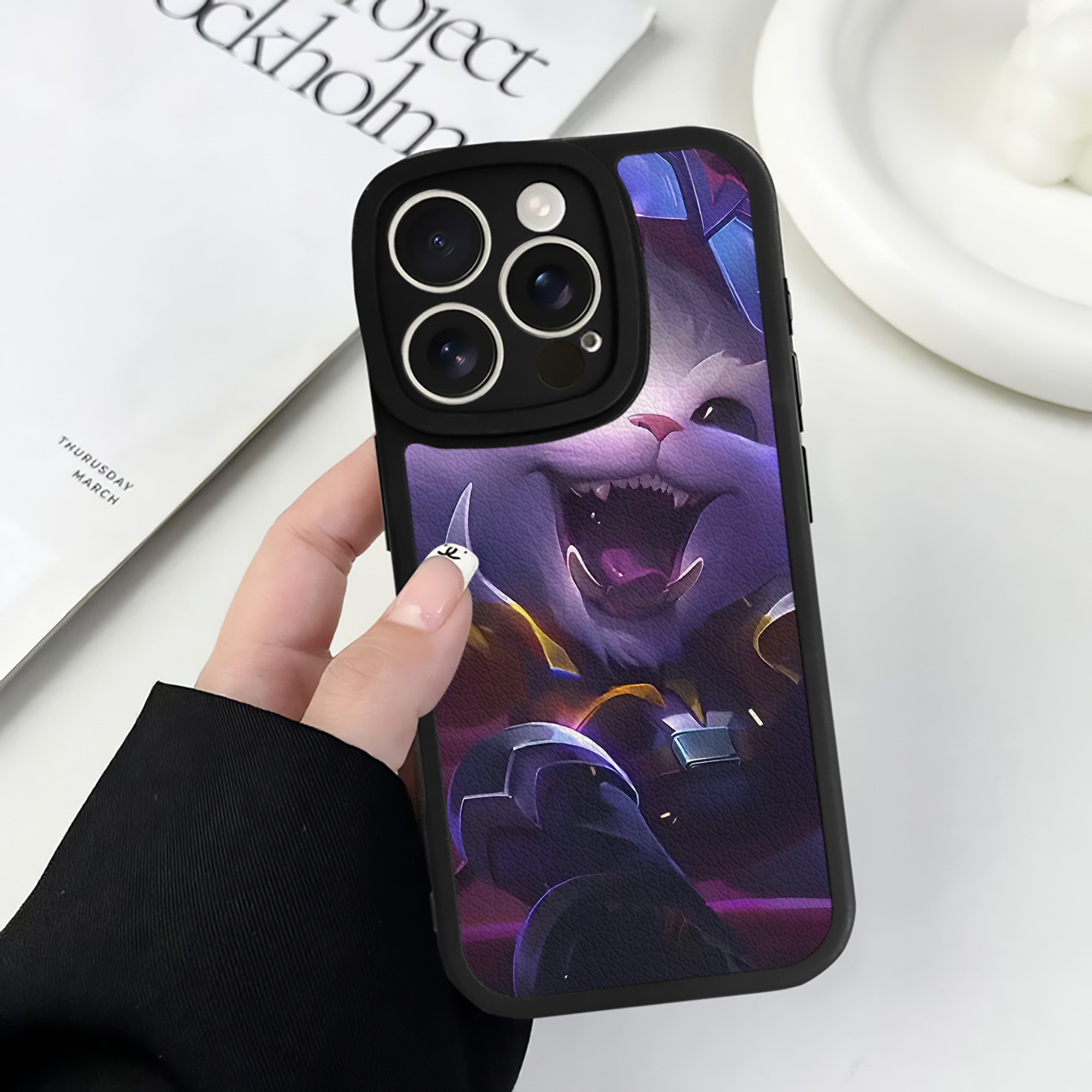 リーグ・オブ・レジェンド League of Legends LOL 【iPhone 16シリーズ対応】シリコンスマホケース（レザー調） 材質：シリコン